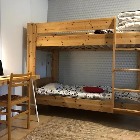 Dans Belle Maison A *