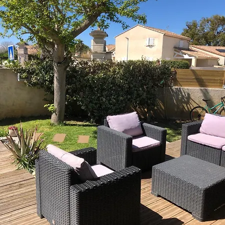 Dans Belle Maison A